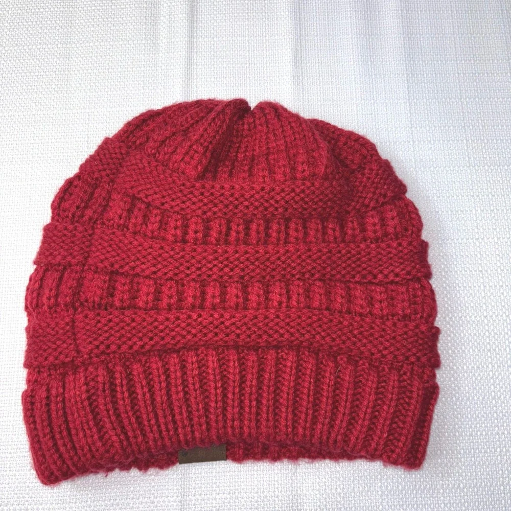 CC Beanie Hat Knit Cap Winter Warm Cable Knit Cuffed Red Womens - Picture 2 of 3